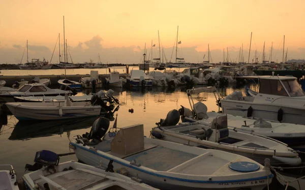 Влыхада Санторини Греция Октября 2018 Вид Пирс Яхтами Лодками Кораблями — стоковое фото
