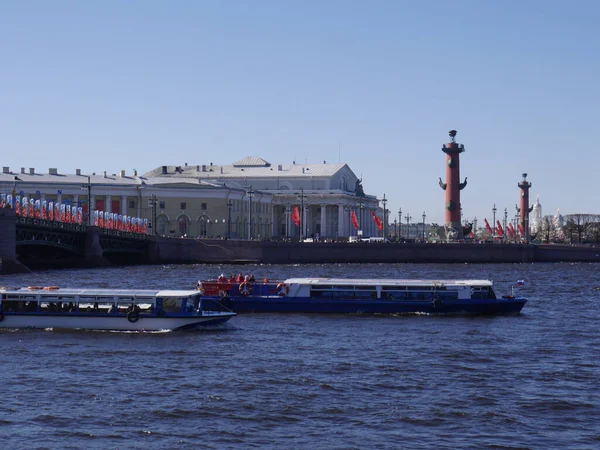 Saint Pétersbourg Russie 2018 Vue Bateau Eau Rivière Neva Ville — Photo