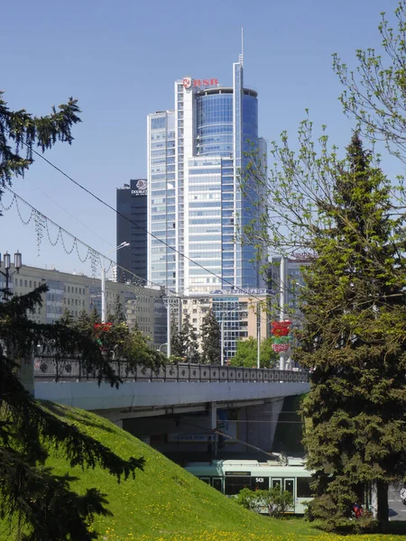 Cityscape Com Novos Edifícios Minsk Dia Ensolarado Bielorrússia — Fotografia de Stock