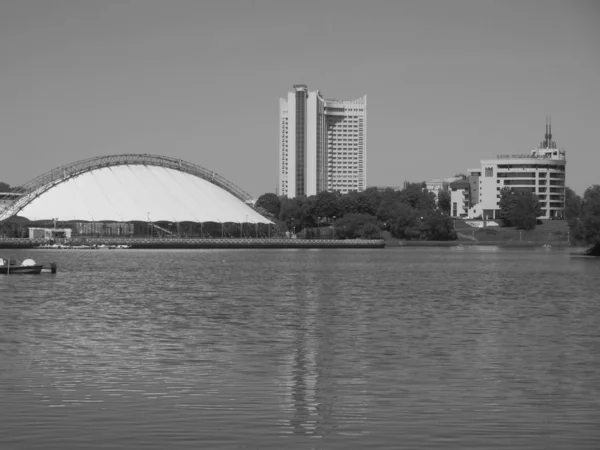 Svislach Nehri 'yle şehir manzarası. Minsk, Belarus.