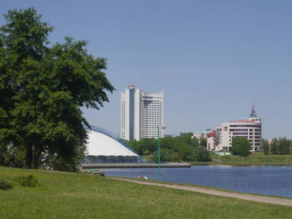 Cityscape Řekou Svislach Minsk Bělorusko — Stock fotografie
