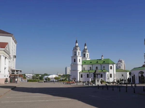 Vista Con Catedral Del Espíritu Santo Día Soleado Minsk Belarús — Foto de Stock