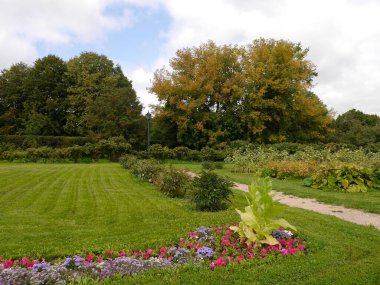 Kolomenskoye 'nin tarihi rezervindeki manzara bulutlu bir günde, Moskova, Rusya.