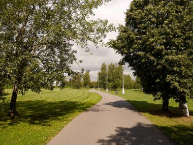 Kolomenskoye 'nin tarihi rezervindeki manzara bulutlu bir günde, Moskova, Rusya.
