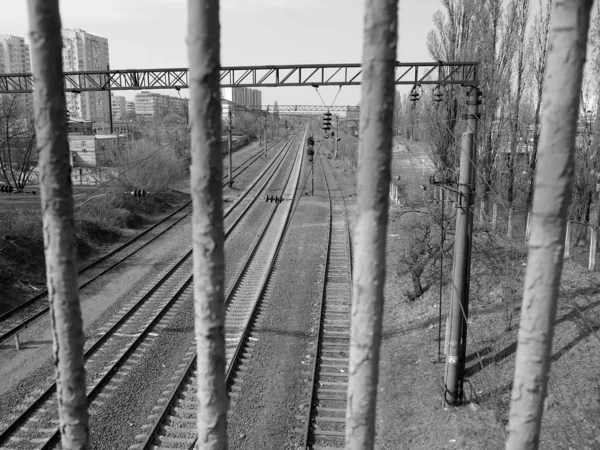 View Bridge Railway Tracks Iron Fence Kiev Ukraine — Stock Photo, Image
