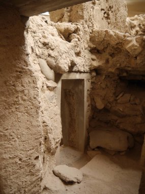 Halk için erişimi olan Akrotiri arkeolojik alanı. Yunan mirası. Santorini Adası, Yunanistan.