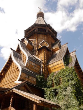 Izmailovsky Kremlin 'deki Aziz Niklas Kilisesi (Kremlin İzmailovo' da). Geleneksel Rus ahşap mimarisi. Moskova, Rusya.