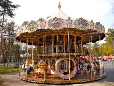 Bir bahar günü parkta 