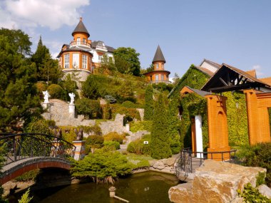 Buky köyündeki peyzaj parkı. Ukrayna