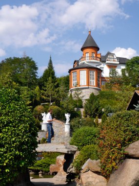 Buky köyündeki peyzaj parkı. Ukrayna