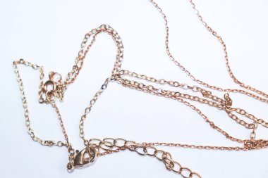 beyaz zemin üzerine altın