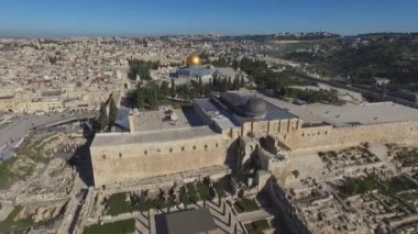 İHA, El Aksa Camii 'nin üzerinde Kudüs Dağı' ndaki Yahudi Müslümanları vurdu.