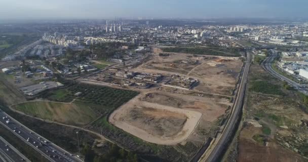Vue aérienne sur Israël champs ouverts avec des routes de circulation et vue sur l'agriculture. Vue panoramique sur l'agronomie et les terres agricoles à la campagne Moyen-Orient  