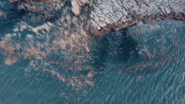 Vue Aérienne Haut Bas Belle Côte Mer Drone Épique Tir — Video