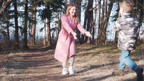 Beautiful Mother Son Running Each Other Spinning Nature Happy Mom — Stock Video