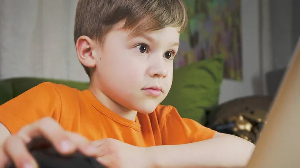 Cute Boy Studying Home His Computer Child Enjoying His Homework — Stock Photo, Image