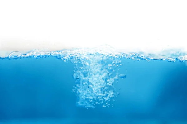 Transparent Blå Hav Bakgrund Närbild Djup Undervattensscen Vattenstänk Och Luftbubblor — Stockfoto