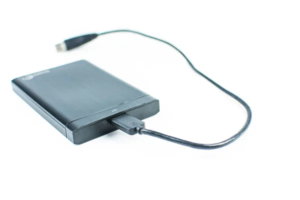关闭外部硬盘驱动器 用于连接笔记本电脑 计算机与Hdd之间的传输或备份数据 使用Usb 0连接的备份文件和重要信息的黑色硬盘 — 图库照片