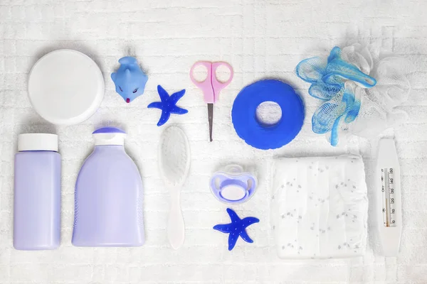 Çocuk Hijyeni Banyo Malzemeleri Şampuan Şişesi Plastik Oyuncak Sünger Tarak — Stok fotoğraf