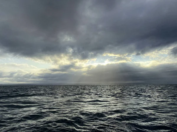Бесконечный Океан Теплое Время Года — стоковое фото