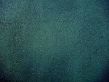 Büyük bir şehirde eski bir binanın desen renkli duvarı.