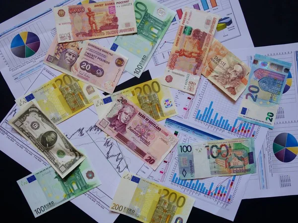 Valuta Lay Out Een Gekleurde Achtergrond — Stockfoto