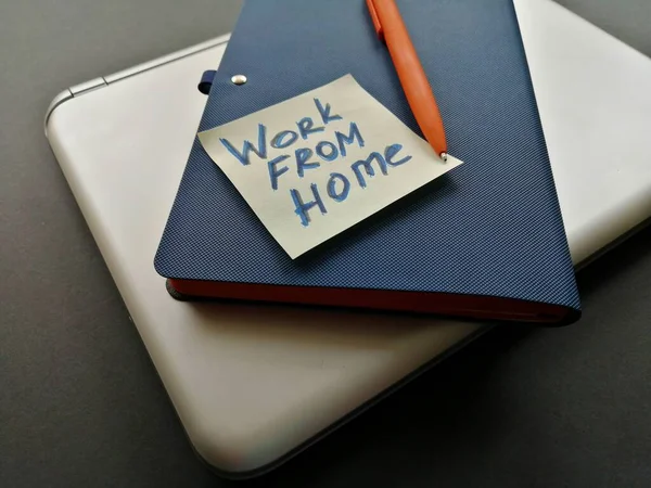Układ Laptopa Pióra Notebooka Powierzchni Zdalnej Pracy — Zdjęcie stockowe
