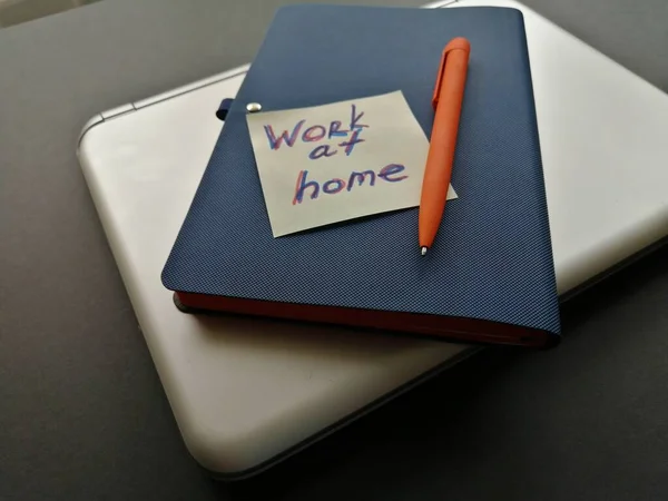 Disposición Ordenador Portátil Pluma Portátil Superficie Para Trabajo Remoto —  Fotos de Stock