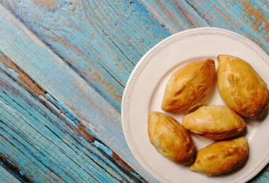 Yüzeyde dolgu içeren turtaların yerleşimi