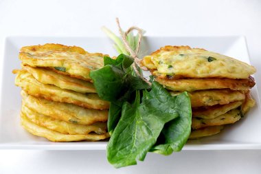 İlik ve ıspanaktan yapılmış gözleme ve rickot ilavesi. 