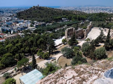 Yunanistan 'da turizm merkezi, Akropolis güneşli bir günde.