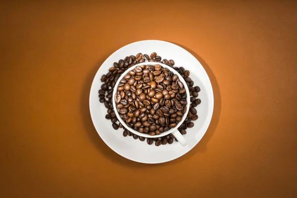 コーヒー豆とコーヒーカップ. ストック画像