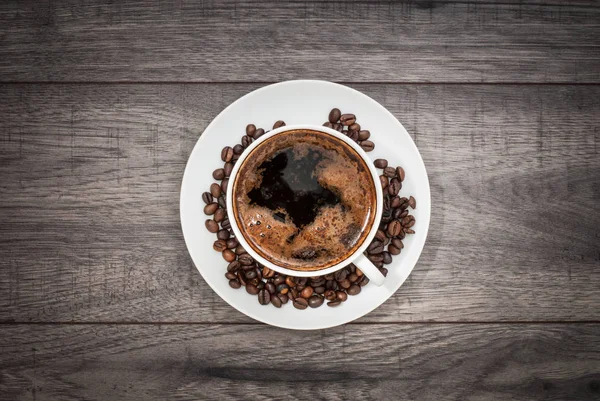 コーヒー豆とコーヒーカップ. ロイヤリティフリーのストック写真
