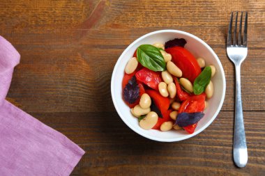 Yararlı bir sebze salatası 