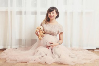 Güzel hamile kadın.