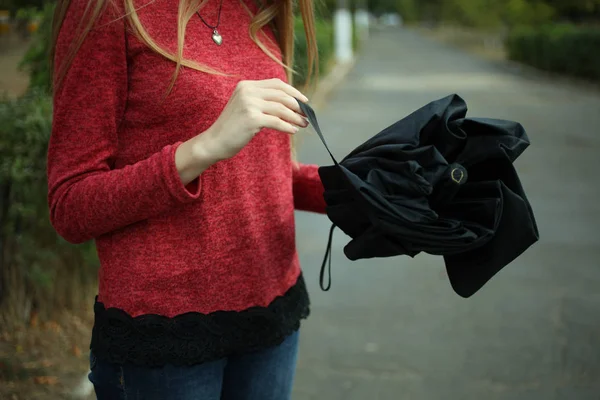 Fille avec un parapluie — Photo