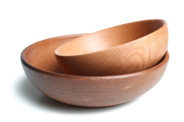 İki derin ahşap kase