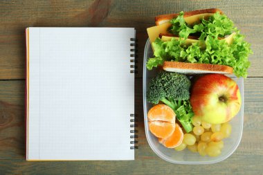 Yararlı Okul Öğle Yemeği