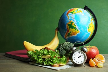 Yararlı Okul Öğle Yemeği