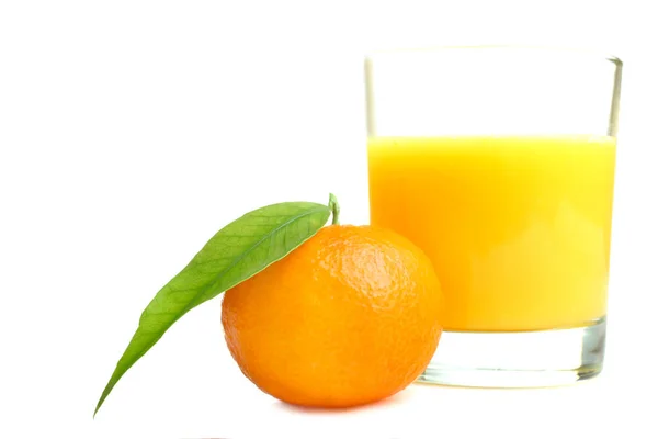 Mandarinen und ein Orangensaft — Stockfoto