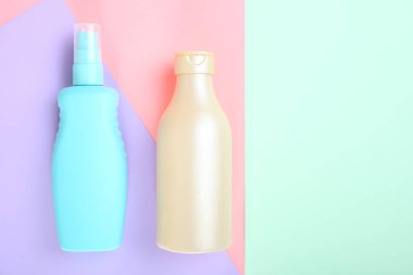 İki pastel şişe