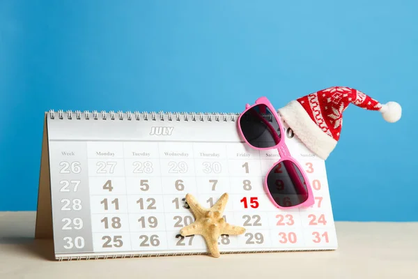 Karácsonyi cap és asztali naptár — Stock Fotó