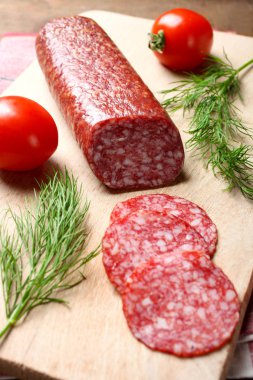 Salam domates ve dereotu ile 