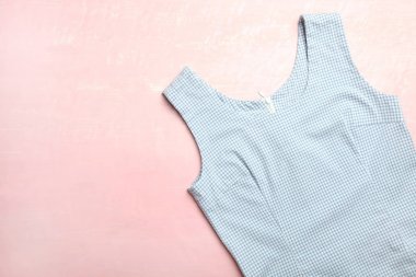 Bayan kareli elbisesi