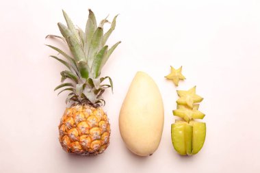 Olgun egzotik meyveler