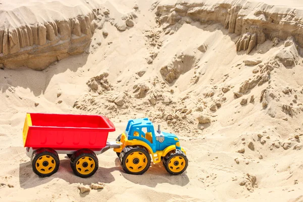 Tractor Juguete Infantil Arena Del Mar Vacaciones Playa — Foto de Stock