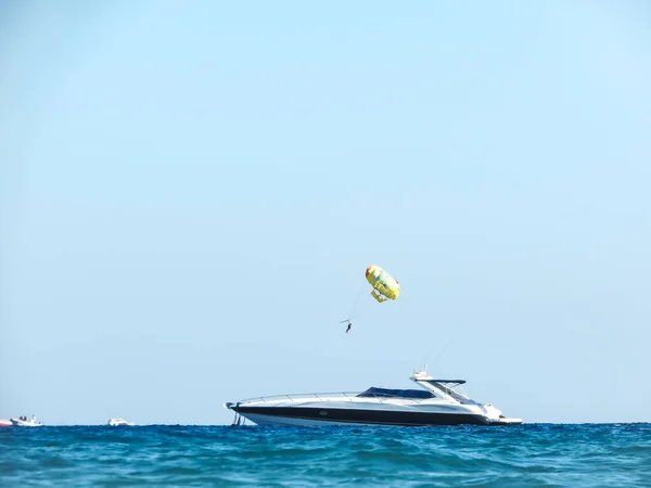 Nice Vacation Sea Yacht Blue Water Clear Sky Parachute Ocean — Stock Photo, Image