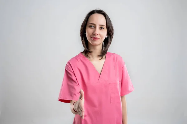 Enfermera Profesional Médica Joven Médico Vestido Con Ropa Hospital Rosa — Foto de Stock