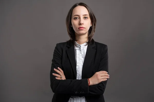 Retrato Maravillosa Mujer Negocios Joven Wering Traje Negro Camisa Mirando — Foto de Stock