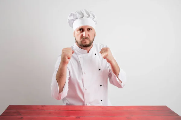 Jovem Chef Masculino Uniforme Branco Mostrando Punhos Boxe Posando Fundo — Fotografia de Stock